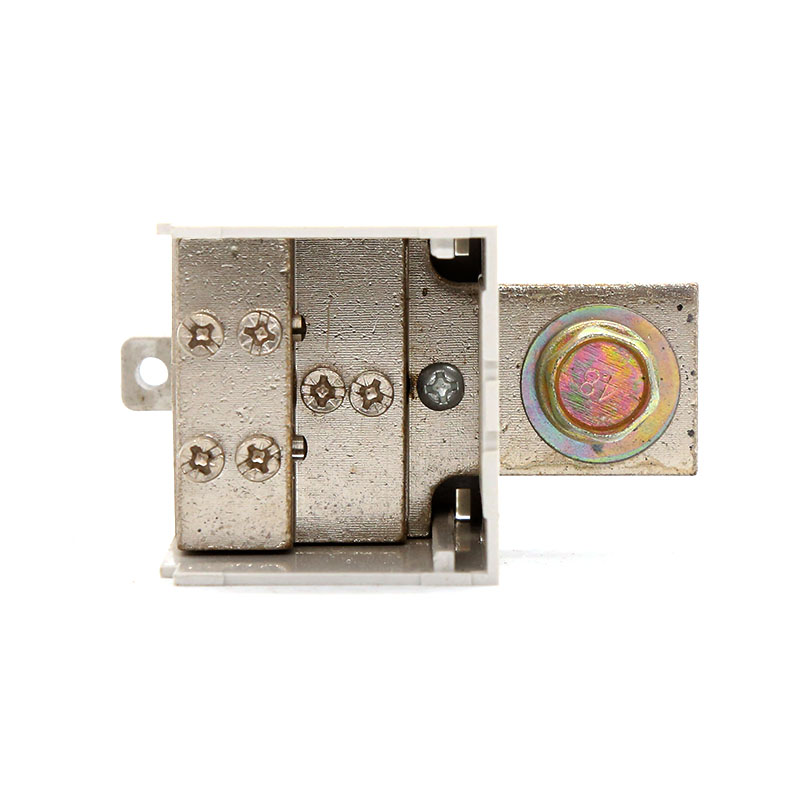 160536 空開(kāi)NB25-70一進(jìn)三出